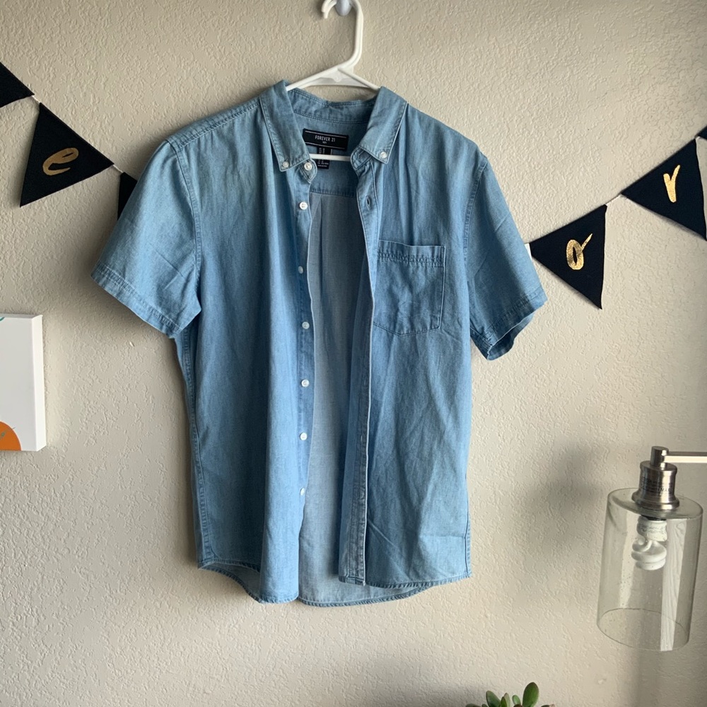 Forever21 Chambray Button Down Blue Short Sleeve M